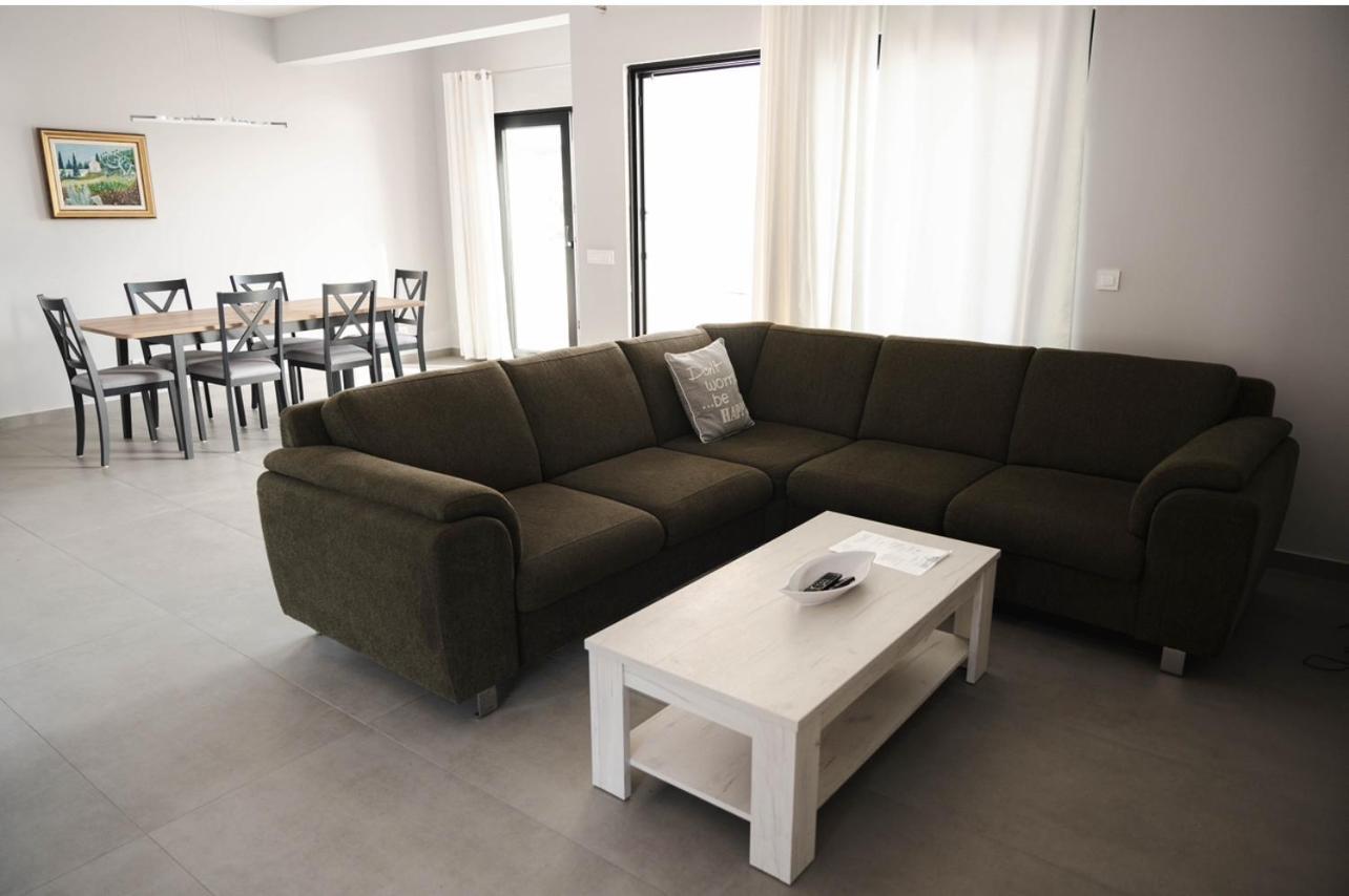 Villa Janja Komarna Εξωτερικό φωτογραφία